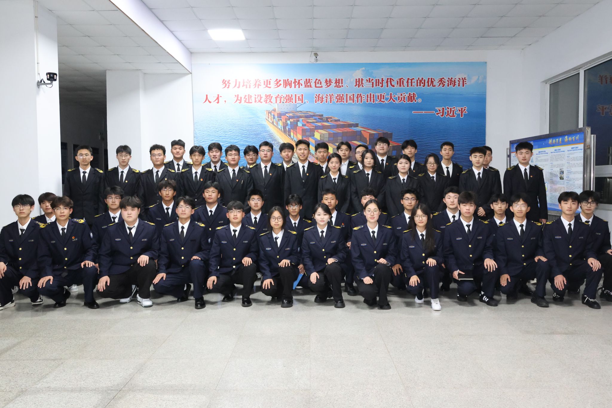 现代航海学院与应急管理学院顺利举行“携手同行 聚力共进”学生干部交流会