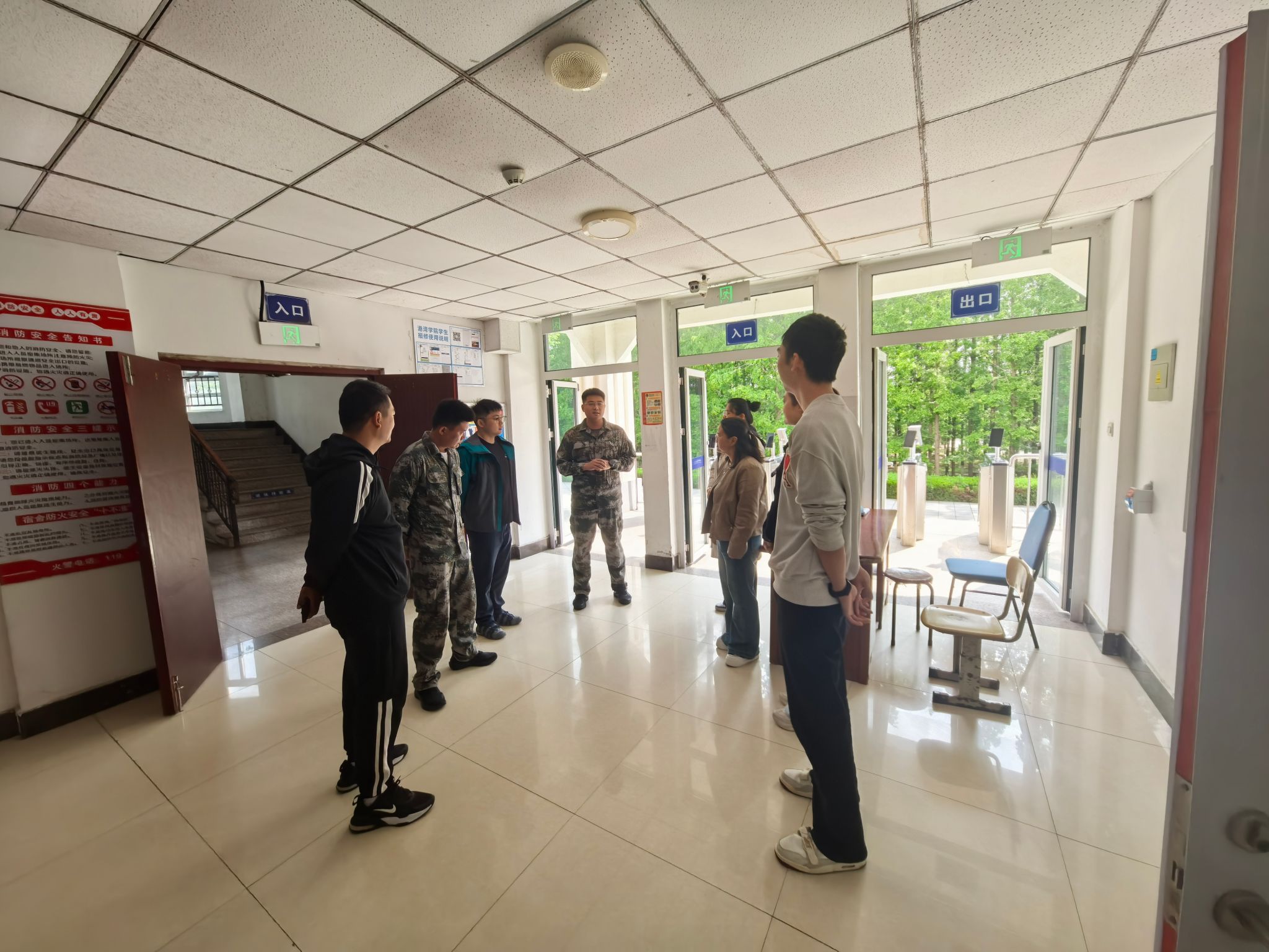 现代航海学院召开“规范公寓 守护平安”学生公寓管理现场会